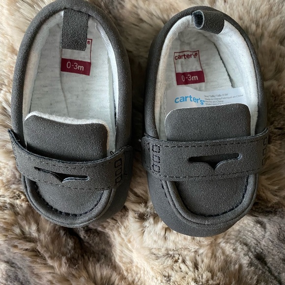 Carter’s 0-3 slippers - Picture 2 of 3